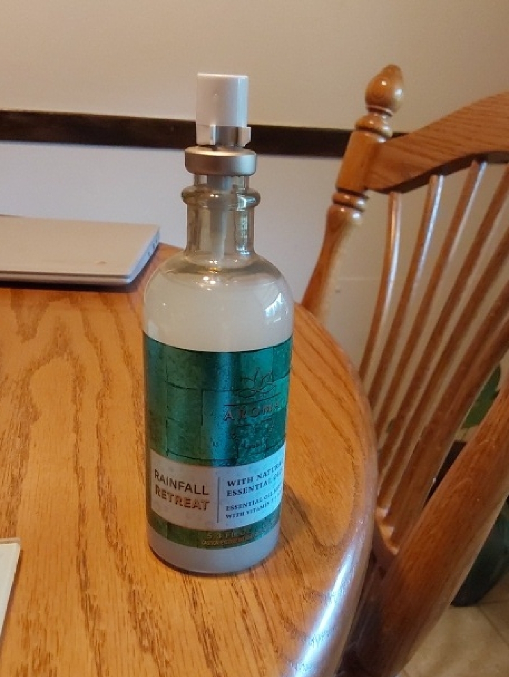 Bath & Body Works Rainfall Retreat Room Spray - Teal and White